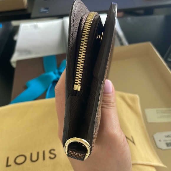 Louis Vuitton insolate wallet - Picture 3 of 11